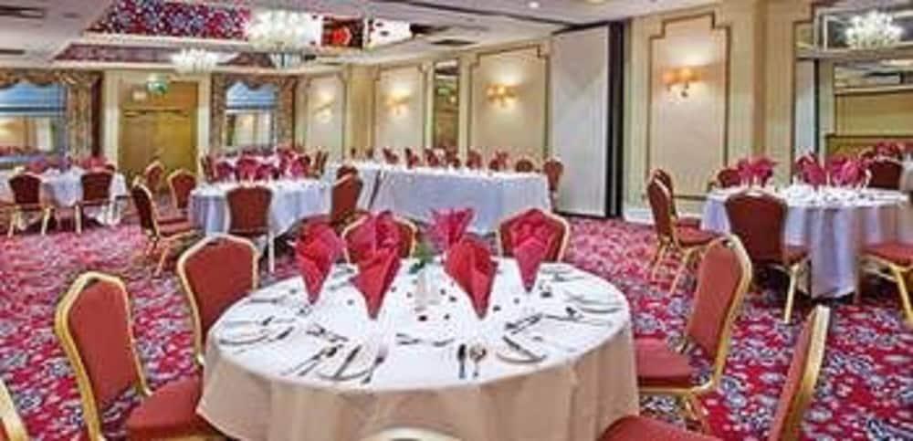 Britannia Hotel Wolverhampton Bagian luar foto