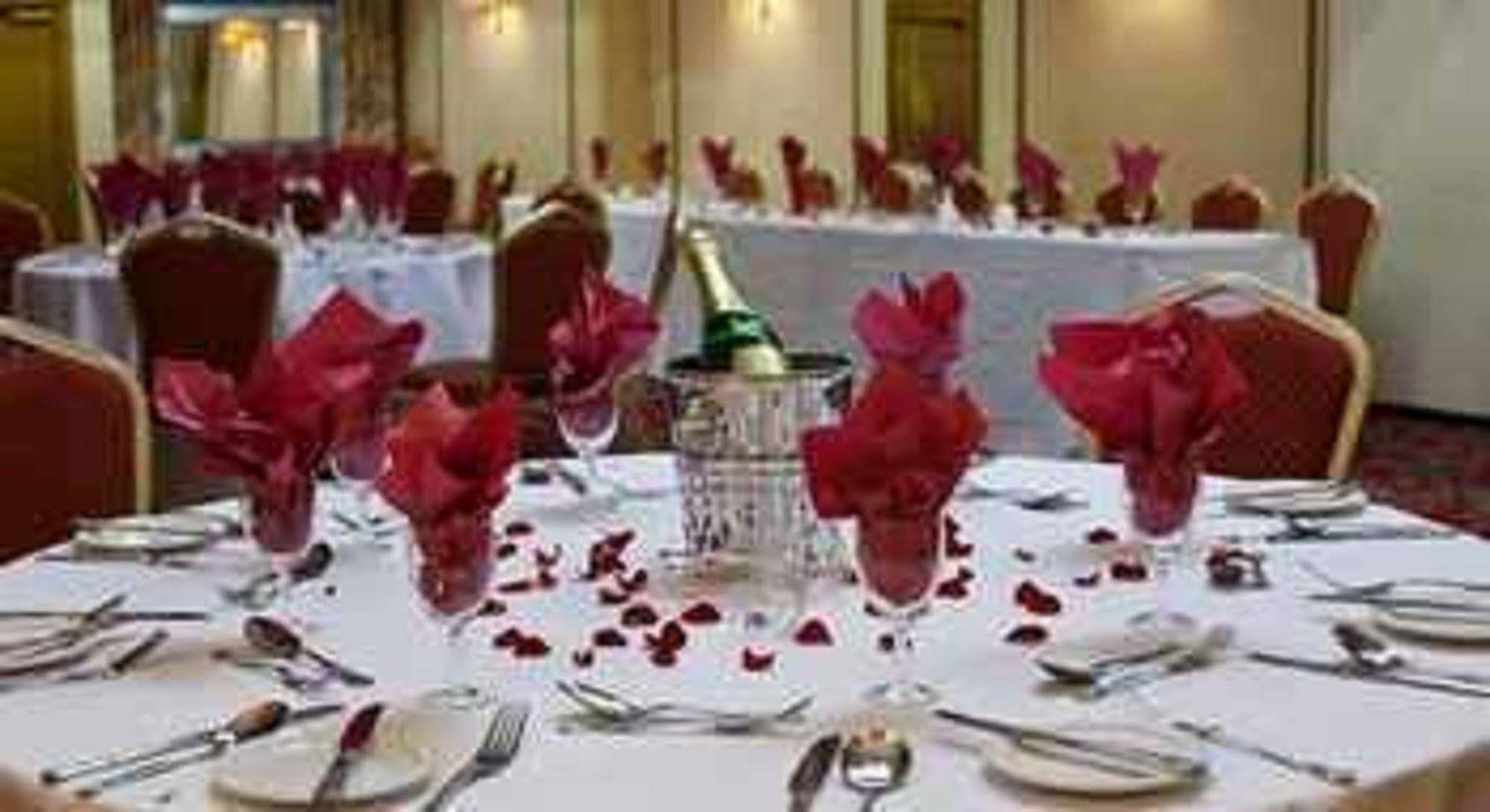 Britannia Hotel Wolverhampton Bagian luar foto